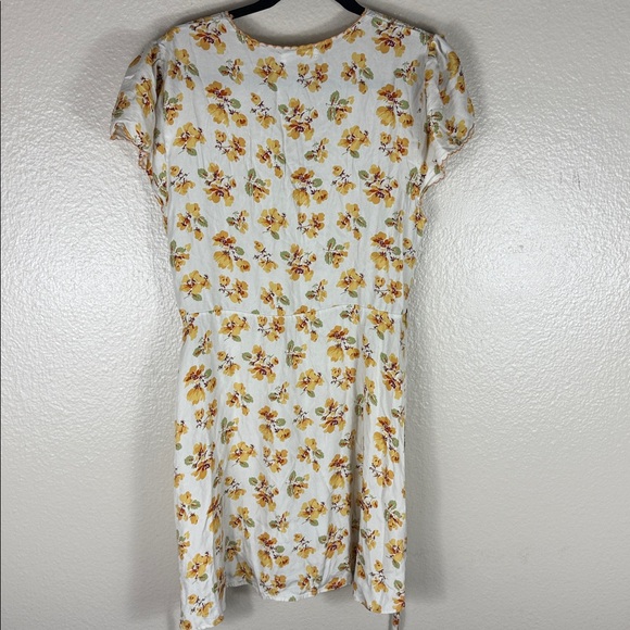 Doen Dianne Dress in Amber Frolicking Floral - Picture 9 of 15